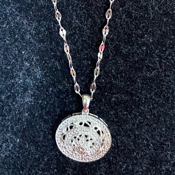 KARIS COLLECTION OF BEAUTY - Picture 8 of 10